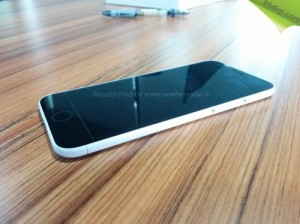 iphone-mold-dummy-in-white-1-500x374