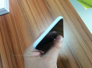 iphone-mold-dummy-in-white-4-500x374