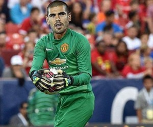 victor-valdes-bat-chinh-tran-man-united-gap-arsenal-hinh-anh_yhci