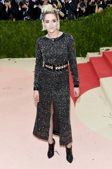 NEW YORK, NY - MAY 02: Kristen Stewart attends the "Manus x Machina: Fashion In An Age Of Technology" Costume Institute Gala at Metropolitan Museum of Art on May 2, 2016 in New York City. (Photo by Venturelli/FilmMagic)